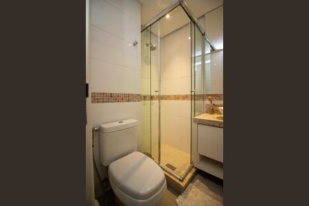Casa de condomínio à venda com 220m², 4 quartos e 3 vagas Casa de condomínio à venda com 220m², 4 quartos e 3 vagasBanheiro Social