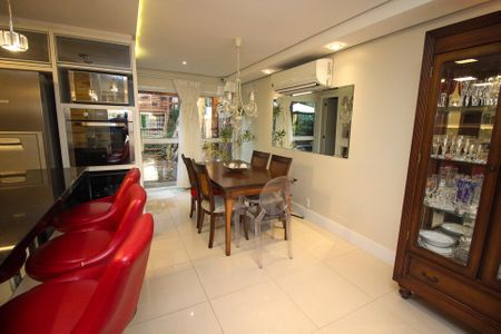 Sala de Jantar de casa de condomínio à venda com 4 quartos, 220m² em Cavalhada, Porto Alegre