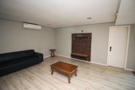 Casa de condomínio à venda com 220m², 4 quartos e 3 vagas Casa de condomínio à venda com 220m², 4 quartos e 3 vagasÁrea comum - Salaa de TV