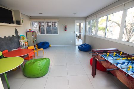 Casa de condomínio à venda com 220m², 4 quartos e 3 vagas Casa de condomínio à venda com 220m², 4 quartos e 3 vagasBrinquedoteca