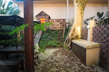Casa de condomínio à venda com 220m², 4 quartos e 3 vagas Casa de condomínio à venda com 220m², 4 quartos e 3 vagasVista da Sala de Jantar
