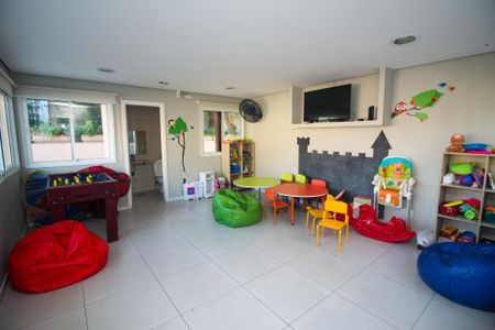 Casa de condomínio à venda com 220m², 4 quartos e 3 vagas Casa de condomínio à venda com 220m², 4 quartos e 3 vagasBrinquedoteca