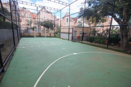 Casa de condomínio à venda com 220m², 4 quartos e 3 vagas Casa de condomínio à venda com 220m², 4 quartos e 3 vagasQuadra Esportiva