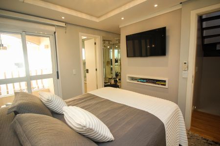 Casa de condomínio à venda com 220m², 4 quartos e 3 vagas Casa de condomínio à venda com 220m², 4 quartos e 3 vagasSuíte 1