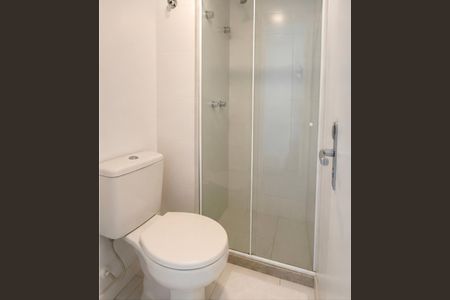 Banheiro de kitnet/studio para alugar com 1 quarto, 45m² em Jacarepaguá, Rio de Janeiro