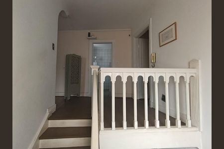 Casa para alugar com 150m², 5 quartos e 3 vagasEscada