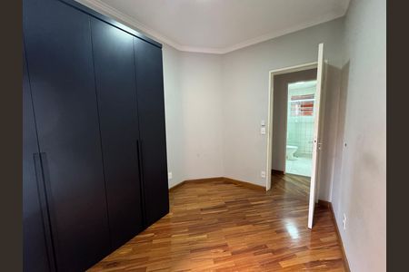 Apartamento à venda com 72m², 3 quartos e 2 vagas Apartamento à venda com 72m², 3 quartos e 2 vagasQuarto 2
