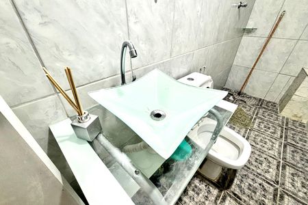 Banheiro de casa para alugar com 2 quartos, 55m² em Lageado, Ferraz de Vasconcelos