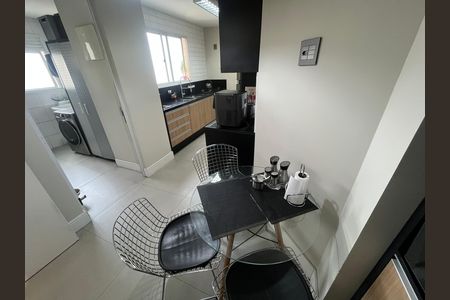 Apartamento à venda com 118m², 3 quartos e 2 vagas Apartamento à venda com 118m², 3 quartos e 2 vagasCozinha