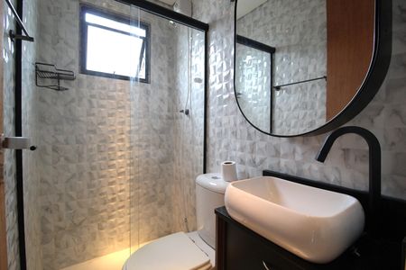 Banheiro de apartamento à venda com 1 quarto, 28m² em Planalto Paulista, São Paulo