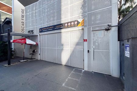fachada do predio de kitnet/studio para alugar com 1 quarto, 20m² em Pinheiros, São Paulo