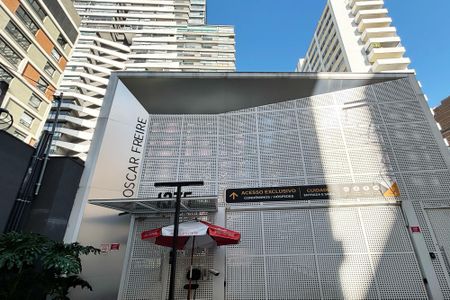 fachada do predio de kitnet/studio para alugar com 1 quarto, 20m² em Pinheiros, São Paulo