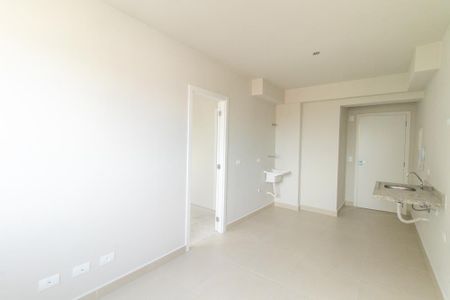 Sala/Cozinha de apartamento à venda com 1 quarto, 31m² em Água Verde, Curitiba
