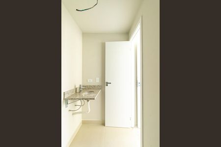 Banheiro da Suite de apartamento à venda com 1 quarto, 31m² em Água Verde, Curitiba