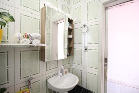 Casa à venda com 168m², 2 quartos e 1 vagaBanheiro