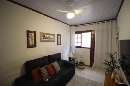 Sala de casa à venda com 2 quartos, 168m² em Santa Rosa de Lima, Porto Alegre