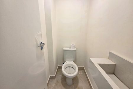 Casa de condomínio para alugar com 93m², 2 quartos e 1 vaga Casa de condomínio para alugar com 93m², 2 quartos e 1 vagaBanheiro Social