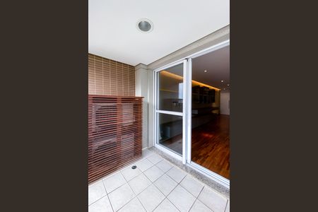 Apartamento para alugar com 76m², 2 quartos e 1 vagaVaranda