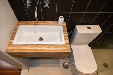Apartamento para alugar com 76m², 2 quartos e 1 vagaBanheiro Quarto 1 - Suíte