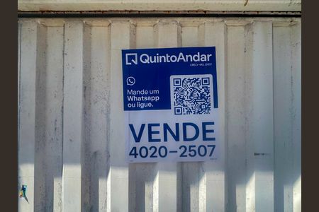 Casa à venda com 360m², 4 quartos e 3 vagas Casa à venda com 360m², 4 quartos e 3 vagasPlaquinha Instalada
