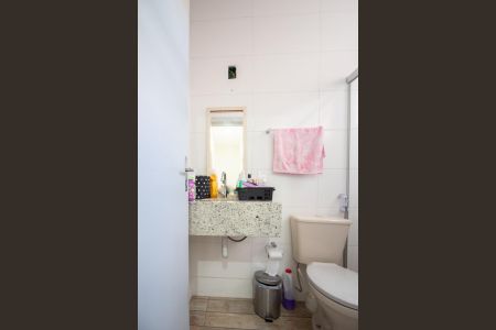 Casa à venda com 360m², 4 quartos e 3 vagas Casa à venda com 360m², 4 quartos e 3 vagasCasa 1 - Banheiro Social