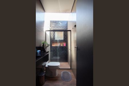 Casa à venda com 360m², 4 quartos e 3 vagas Casa à venda com 360m², 4 quartos e 3 vagasCasa 2 - Banheiro