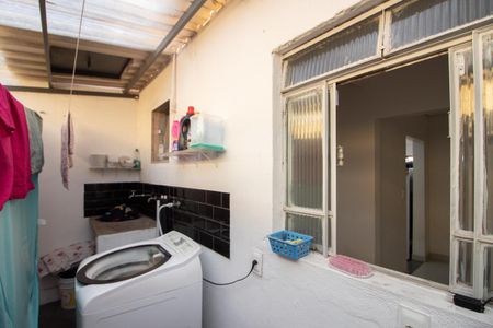 Casa à venda com 360m², 4 quartos e 3 vagas Casa à venda com 360m², 4 quartos e 3 vagasCasa 1 - Área de Serviço