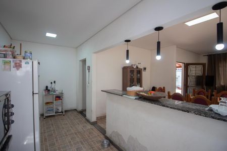 Casa à venda com 360m², 4 quartos e 3 vagas Casa à venda com 360m², 4 quartos e 3 vagasCasa 1 - Cozinha