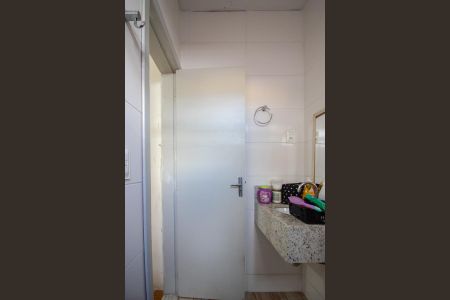 Casa à venda com 360m², 4 quartos e 3 vagas Casa à venda com 360m², 4 quartos e 3 vagasCasa 1 - Banheiro Social