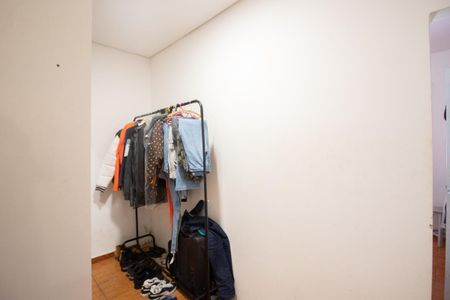 Casa à venda com 360m², 4 quartos e 3 vagas Casa à venda com 360m², 4 quartos e 3 vagasCasa 1 - Closet da Suíte