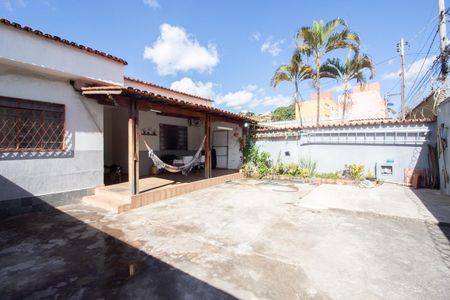 Casa 1 -Garagem de casa à venda com 4 quartos, 360m² em Dom Bosco, Belo Horizonte