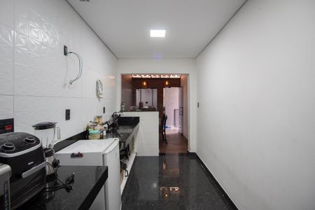 Casa à venda com 360m², 4 quartos e 3 vagas Casa à venda com 360m², 4 quartos e 3 vagasCasa 2 - Cozinha