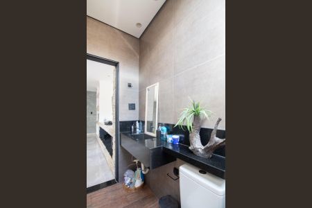Casa à venda com 360m², 4 quartos e 3 vagas Casa à venda com 360m², 4 quartos e 3 vagasCasa 2 - Banheiro