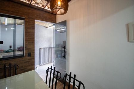 Casa à venda com 360m², 4 quartos e 3 vagas Casa à venda com 360m², 4 quartos e 3 vagasCasa 2 - Sala de jantar