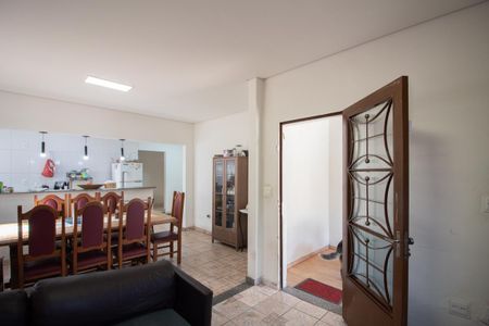 Casa à venda com 360m², 4 quartos e 3 vagas Casa à venda com 360m², 4 quartos e 3 vagasCasa 1 - Sala