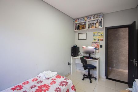 Casa à venda com 360m², 4 quartos e 3 vagas Casa à venda com 360m², 4 quartos e 3 vagasCasa 2 - Quarto 2