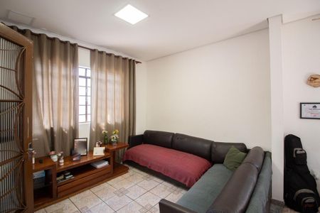 Casa à venda com 360m², 4 quartos e 3 vagas Casa à venda com 360m², 4 quartos e 3 vagasCasa 1 - Sala
