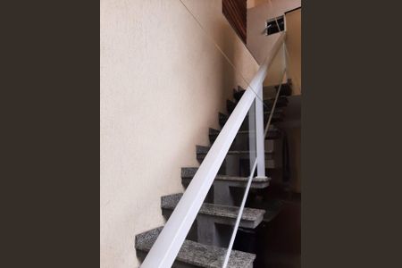Casa para alugar com 252m², 4 quartos e 3 vagasEscada