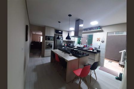 Casa para alugar com 252m², 4 quartos e 3 vagasCozinha