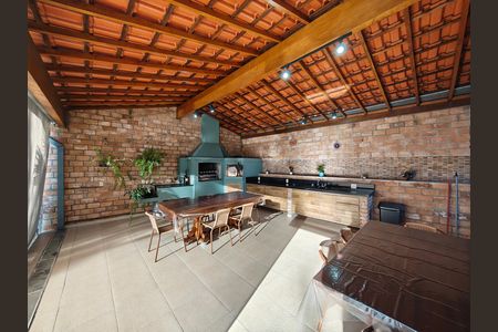 Quintal Gourmet de casa à venda com 3 quartos, 550m² em Tremembé, São Paulo