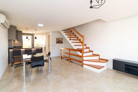Sala de casa para alugar com 3 quartos, 190m² em Aberta dos Morros, Porto Alegre