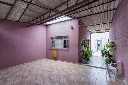 Casa à venda com 220m², 3 quartos e 4 vagas Casa à venda com 220m², 3 quartos e 4 vagasGaragem