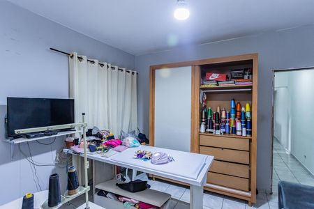 Casa à venda com 220m², 3 quartos e 4 vagas Casa à venda com 220m², 3 quartos e 4 vagasQuarto 2