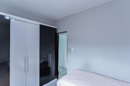 Casa à venda com 220m², 3 quartos e 4 vagas Casa à venda com 220m², 3 quartos e 4 vagasQuarto 3