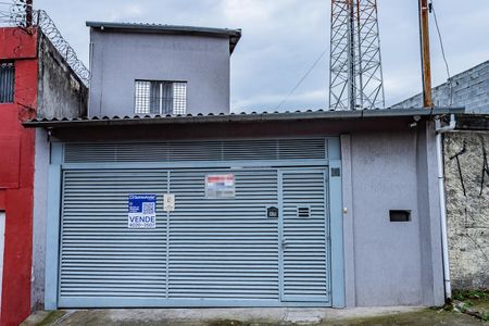 Casa à venda com 220m², 3 quartos e 4 vagas Casa à venda com 220m², 3 quartos e 4 vagasFachada