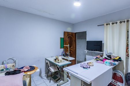 Casa à venda com 220m², 3 quartos e 4 vagas Casa à venda com 220m², 3 quartos e 4 vagasQuarto 2