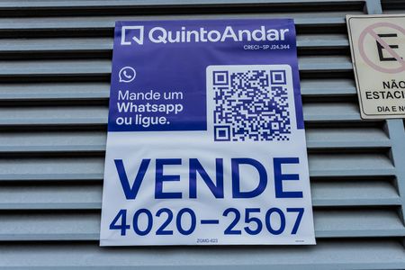 Casa à venda com 220m², 3 quartos e 4 vagas Casa à venda com 220m², 3 quartos e 4 vagasFachada