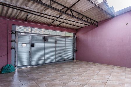 Casa à venda com 220m², 3 quartos e 4 vagas Casa à venda com 220m², 3 quartos e 4 vagasGaragem