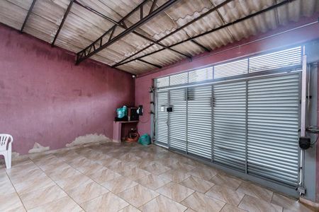 Casa à venda com 220m², 3 quartos e 4 vagas Casa à venda com 220m², 3 quartos e 4 vagasGaragem