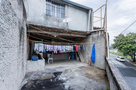 Casa à venda com 220m², 3 quartos e 4 vagas Casa à venda com 220m², 3 quartos e 4 vagasQuintal